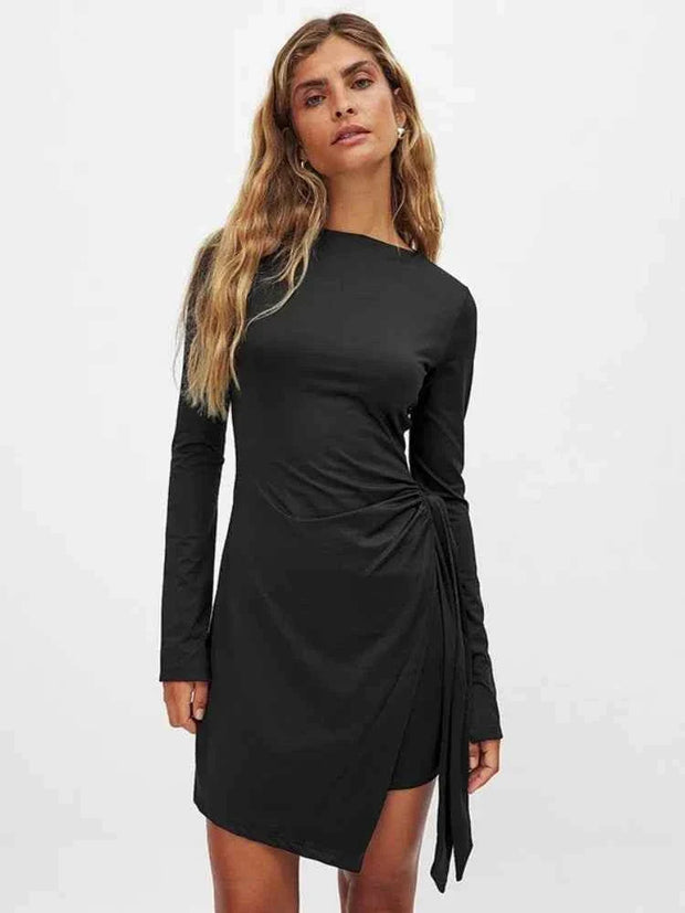 Black long sleeve bodycon dress with side bandage detail and O-neck style for women streetwear