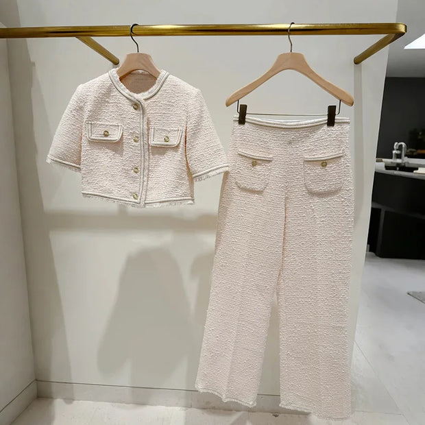 Short jackets slim-fitting elegant trousers
