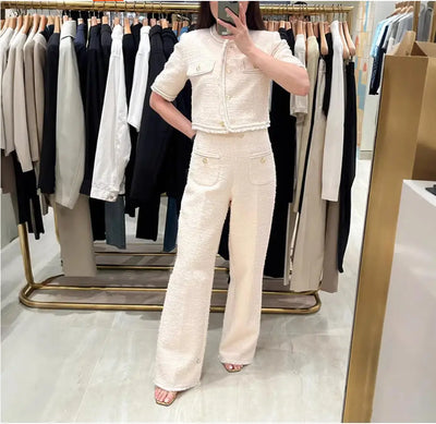 Short jackets slim-fitting elegant trousers